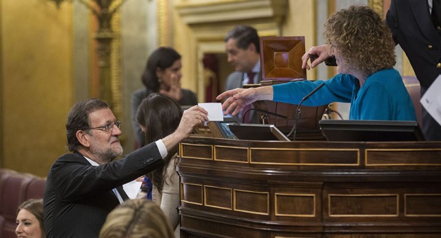 Mariano Rajoy votando 