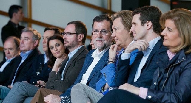 Mariano Rajoy junto a los Vicesecretarios Generales y la Presidenta del PP de Aragón, Luisa Fernanda Rudi