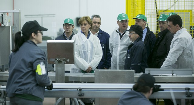 Cospedal visita la Agrupación de Cooperativas del Valle del Jerte