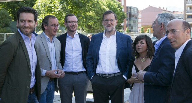 Mariano Rajoy con Borja Sémper, Alfonso Alonso y Javier Maroto en Durango