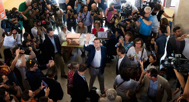 Mariano Rajoy ejerciendo su derecho a voto