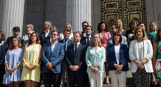 Minuto de silencio en el Congreso de los diputados por el terremoto de Italia