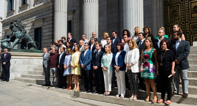 Minuto de silencio en el Congreso de los diputados por el terremoto de Italia