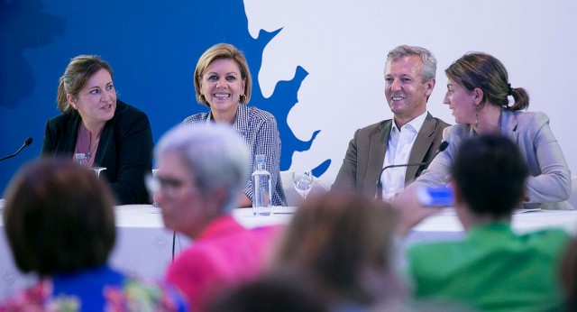 Mª Dolores de Cospedal interviene en un acto con mujeres de la comarca de Caldas de Reis