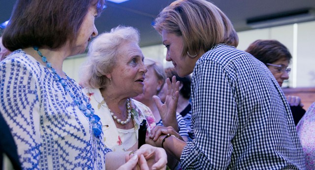 Mª Dolores de Cospedal interviene en un acto con mujeres de la comarca de Caldas de Reis