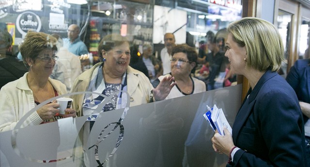 María Dolores de Cospedal visita Noia