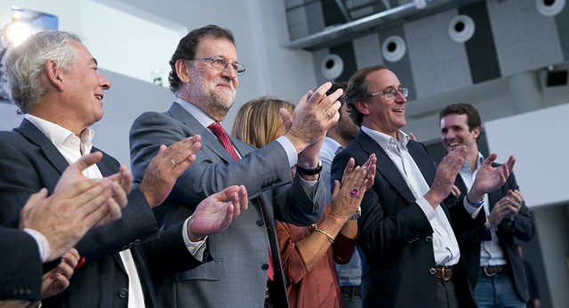 Mariano Rajoy clausura el acto de cierre de campaña en Vitoria