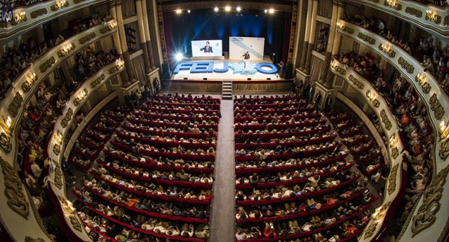 Mariano Rajoy clausura el acto de cierre de campaña en Vigo