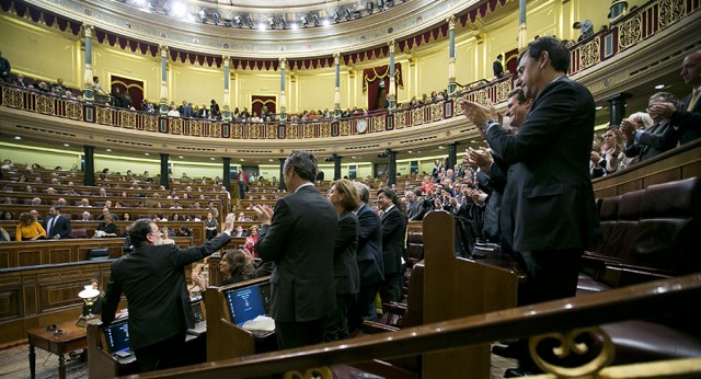 Gran ovación a Mariano Rajoy tras su discurso de investidura