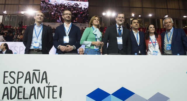 Mariano Rajoy con María Dolores de Cospedal  y los vicesecretarios del en el 18 Congreso