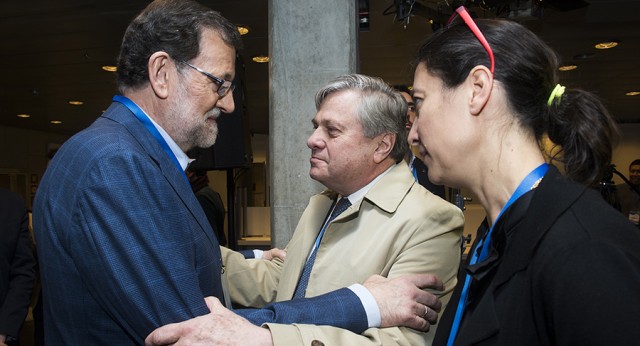 Mariano Rajoy con el padre de Leopoldo López