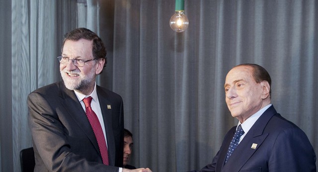 Mariano Rajoy con Silvio Berlusconi en el Congreso del PPE en Malta