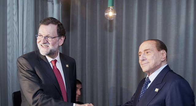 Mariano Rajoy con Silvio Berlusconi en el Congreso del PPE en Malta