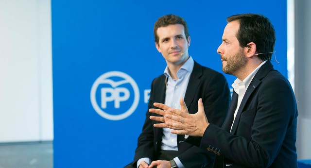 Pablo Casado interviene en una charla con Yago de Marta