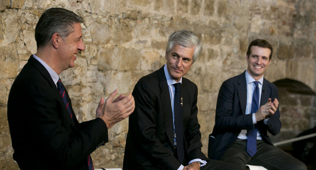 Xavi García Albiol, Pablo Casado y Adolfo Suárez Illana participan en un acto por la concordia en el Salón del Tinell