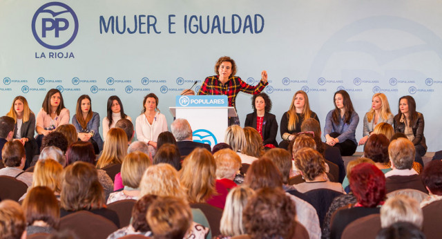 La Ministra de Sanidad, Servicios Sociales e Igualdad, Dolors Montserrat, durante su intervención