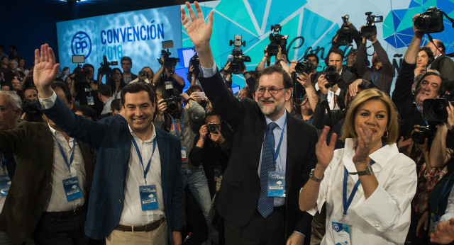 Mariano Rajoy, Juanma Moreno y Maria Dolores de Cospedal en la inauguración de la convención del PP en Sevilla
