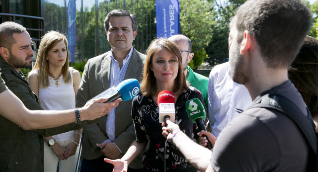 Andrea Levy participa en la Escuela de Formación Política de NNGG del Distrito de Salamanca