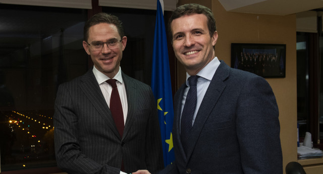 Reunión de Pablo Casado con el vicepresidente de la Comisión Europea, Jyrki Katainen.