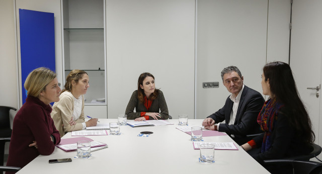 Reunión de Andrea Levy con FICE