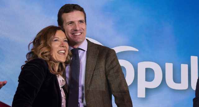 Pablo Casado junto a Ana Alós, candidata a la Alcaldía de Huesca