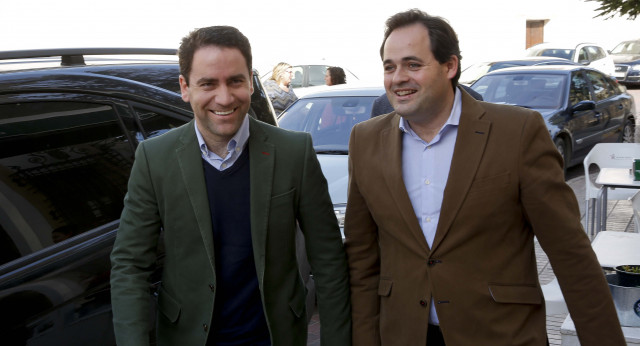 Teodoro Gacía Egea en la presentación de candidatos de Elche de la Sierra