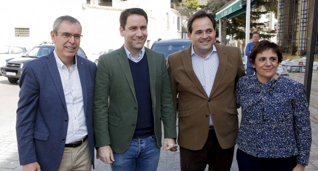 Teodoro Gacía Egea en la presentación de candidatos de Elche de la Sierra