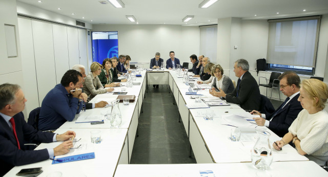 Isabel García Tejerina en una reunión con Foro Forestal