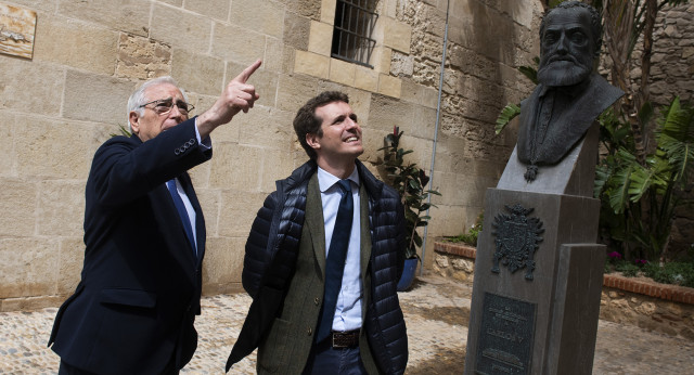 Pablo Casado en su visita a Melilla