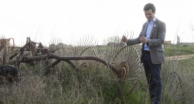 Pablo Casado en el pueblo de su Padre, Matadeón de los Oteros