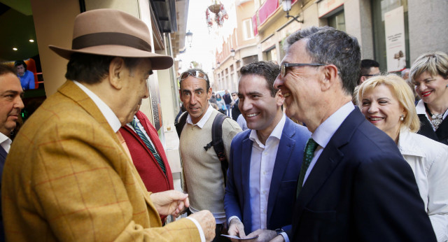 Teodoro García Egea paseo por calles de Murcia