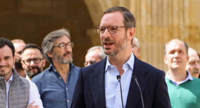 Javier Maroto en un acto electoral en Labastida