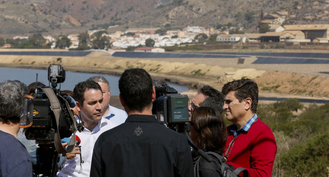 Teodoro García Egea en su visita al Club Náutico San Javier y  Portmán