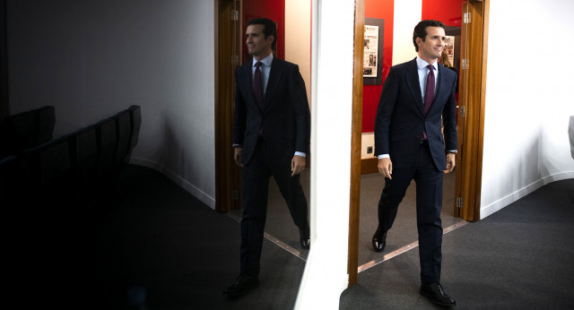Pablo Casado se reúne con Pedro Sánchez en Moncloa