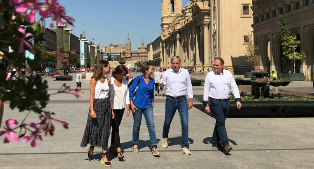 Cuca Gamarra visita Zaragoza