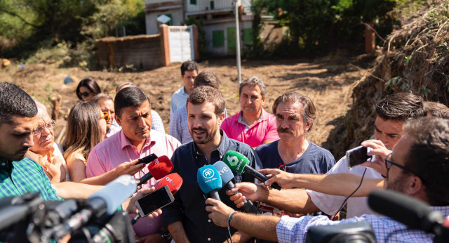 Pablo Casado atiende a los medios de comunicación