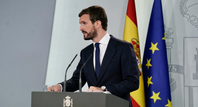 Pablo Casado comparece en el palacio de La Moncloa tras reunirse con Pedro Sánchez