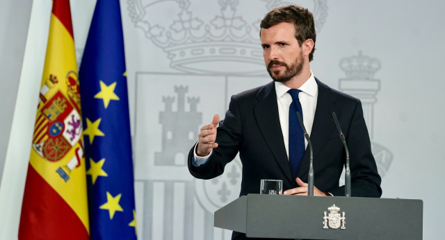 Pablo Casado comparece en el palacio de La Moncloa tras reunirse con Pedro Sánchez