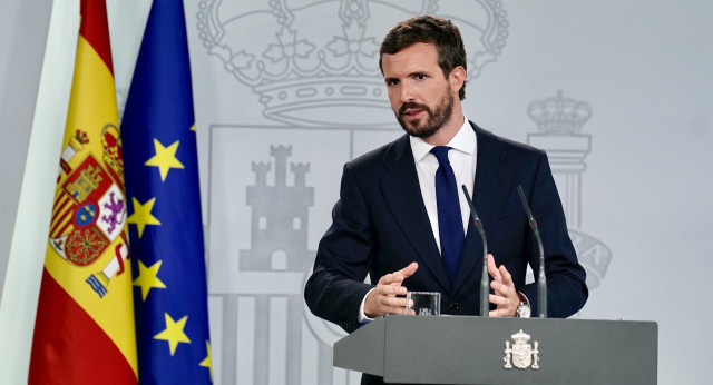 Pablo Casado comparece en el palacio de La Moncloa tras reunirse con Pedro Sánchez