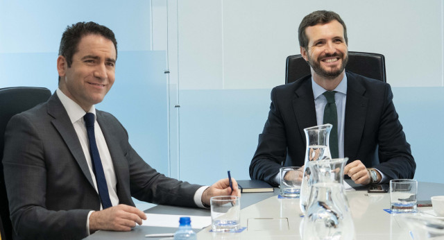 Pablo Casado y Teodoro García, en la reunión del Comité de Dirección