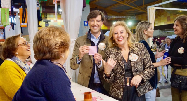 Visita al rastrillo Nuevo Futuro de Málaga