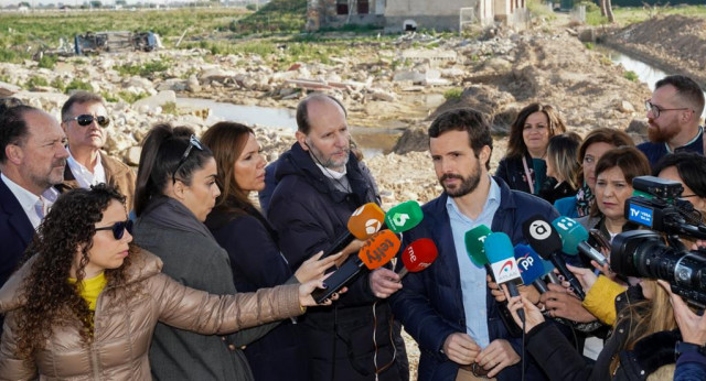 Pablo Casado atiende a los medios de comunicación