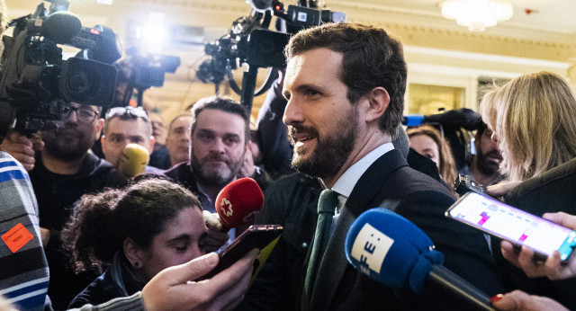 Pablo Casado, presenta al alcalde de Madrid, José Luis Martínez-Almeida, en el desayuno Informativo Nueva Economía Fórum