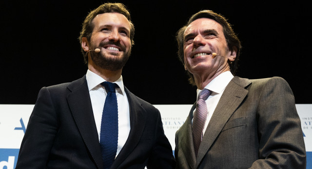 Pablo Casado y José María Aznar, en el coloquio que han mantenido en la UFV.