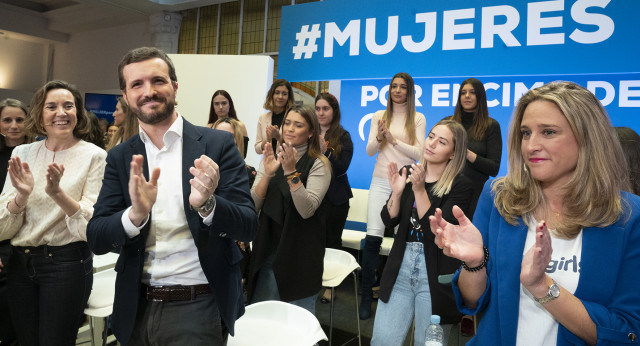 Encuentro &quot;Mujer por encima de todo&quot;