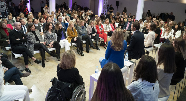 Encuentro &quot;Mujer por encima de todo&quot;