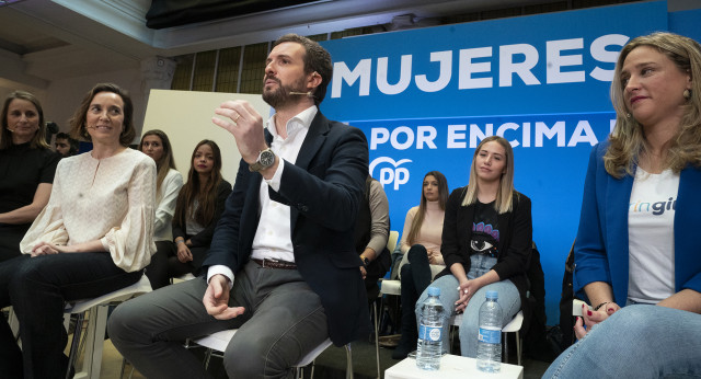 Encuentro &quot;Mujer por encima de todo&quot;