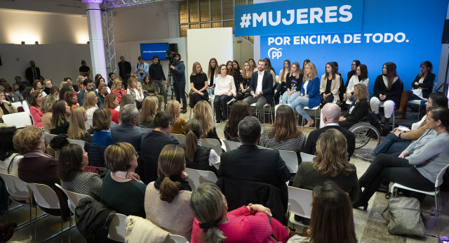 Encuentro &quot;Mujer por encima de todo&quot;