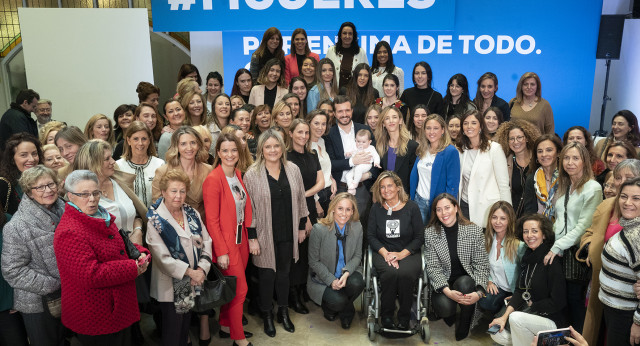 Encuentro &quot;Mujer por encima de todo&quot;