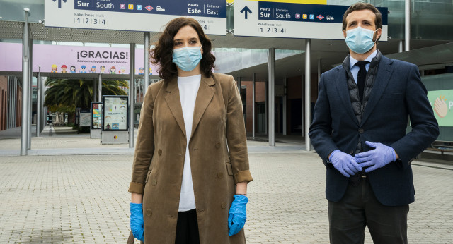 Pablo Casado e Isabel Díaz Ayuso, en el Hospital de IFEMA